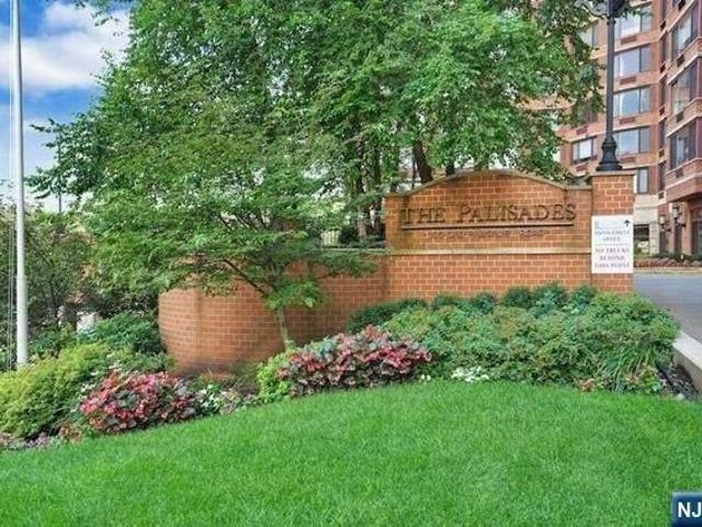 Condo for sale in Fort Lee, New Jersey