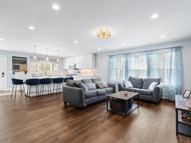 Condo for sale in Franklin, Massachusetts