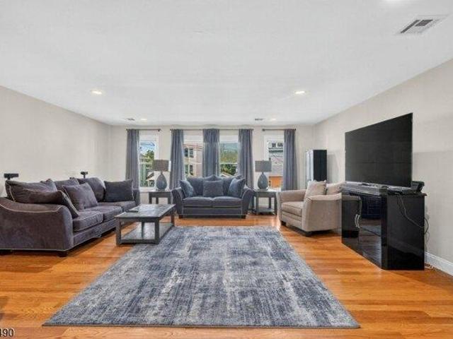 Condo for sale in Garfield, New Jersey
