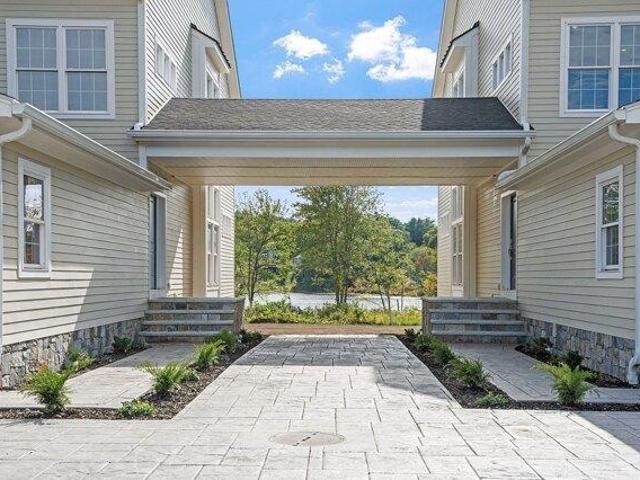 Condo for sale in Georgetown, Essex County