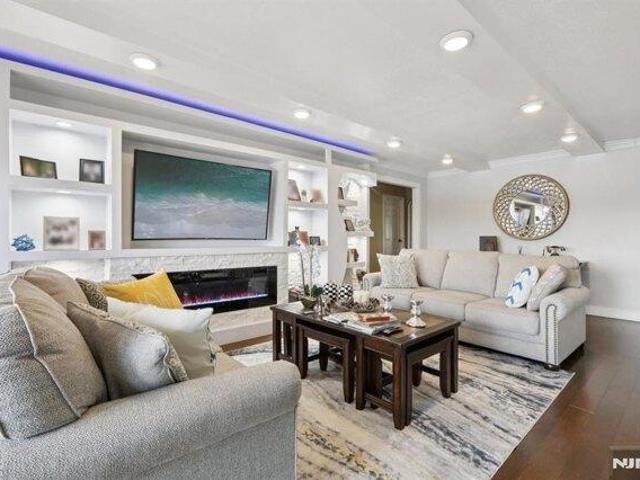 Condo for sale in Hackensack, New Jersey
