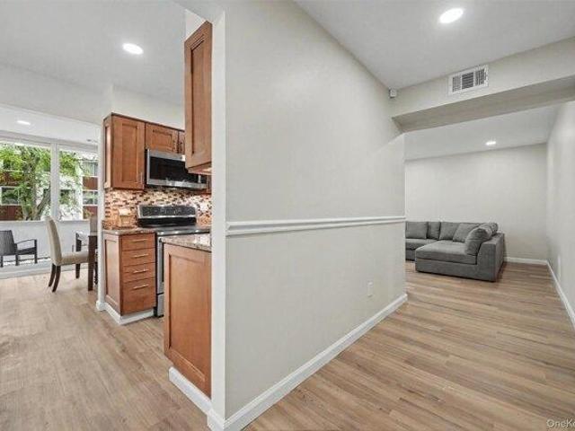 Condo for sale in Hartsdale, New York