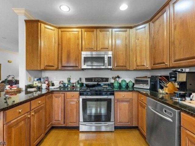 Condo for sale in Passaic, New Jersey