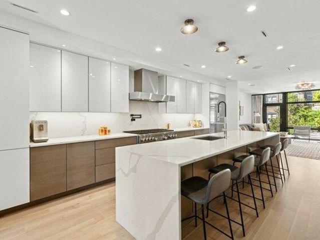 Condo for sale in Hudson, New Jersey