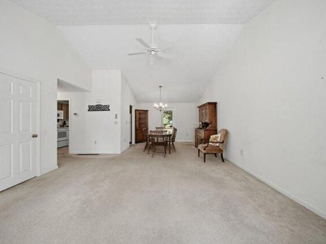 Condo for sale in Highland Woods, Hudson