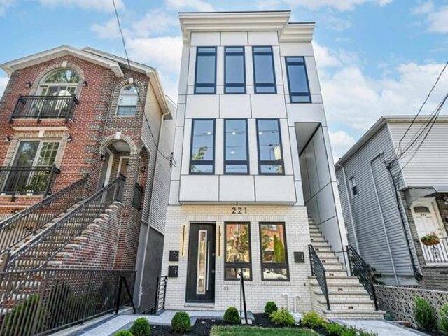Condo for sale in Hudson, New Jersey