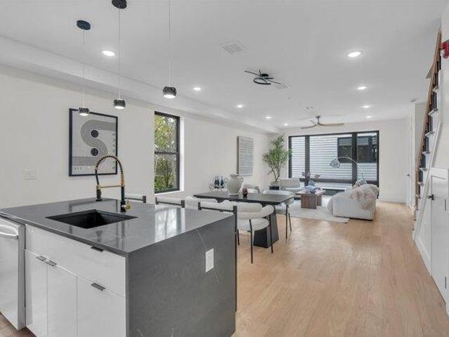 Condo for sale in Hudson, New Jersey
