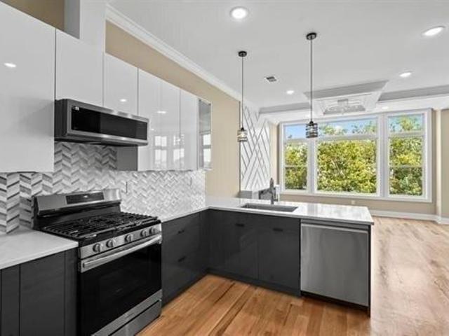 Condo for sale in Hudson, New Jersey