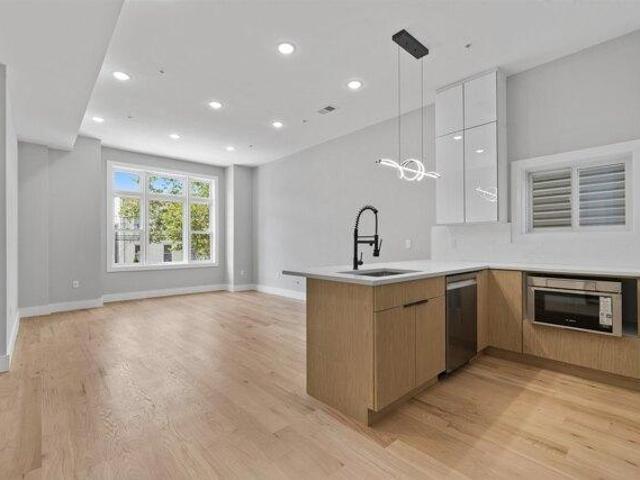 Condo for sale in Hudson, New Jersey