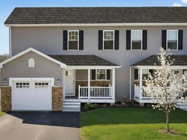 Condo for sale in Johnston, Rhode Island