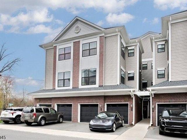 Condo for sale in Passaic, New Jersey