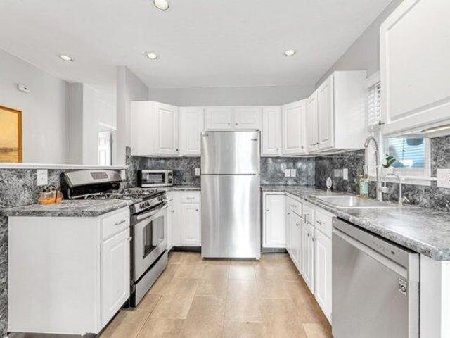 Condo for sale in Salem, Essex County