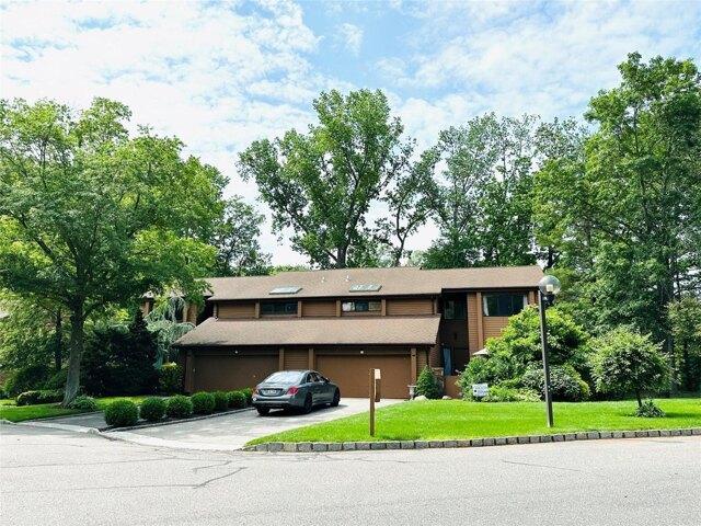 Condo for sale in Manhasset