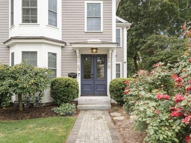Condo for sale in Medfield, Massachusetts