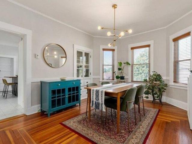 Condo for sale in Glenwood, Medford