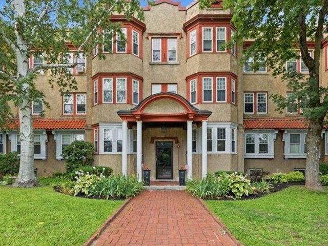 Condo for sale in Melrose, Massachusetts