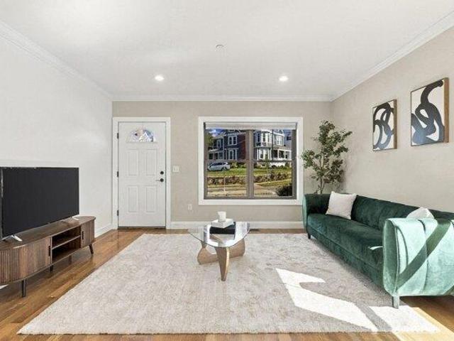 Condo for sale in Melrose Highlands, Melrose