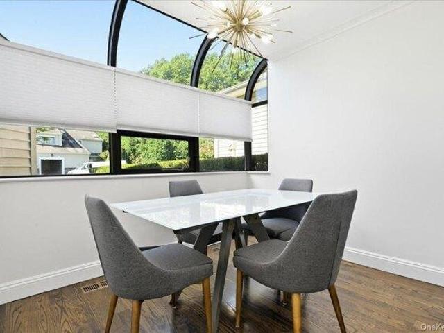 Condo for sale in Huntington, New York