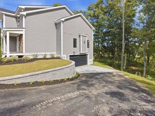 Condo for sale in Middleton, Massachusetts