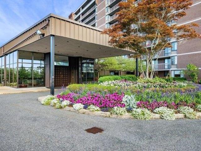 Condo for sale in Middleton, Essex County