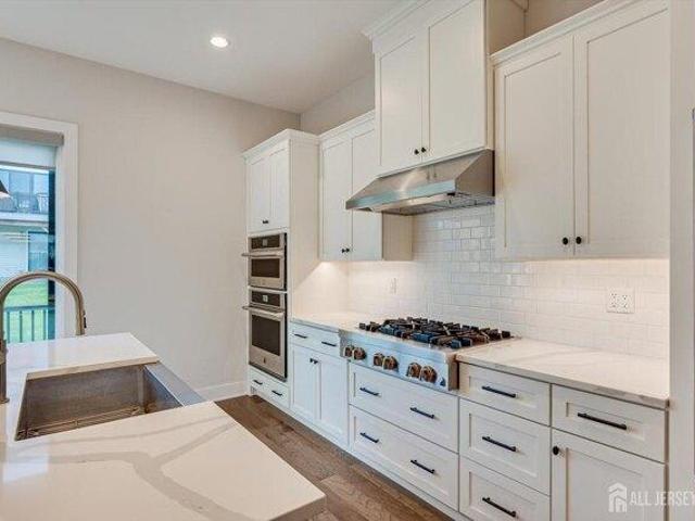 Condo for sale in Middletown Walk, Middletown Township