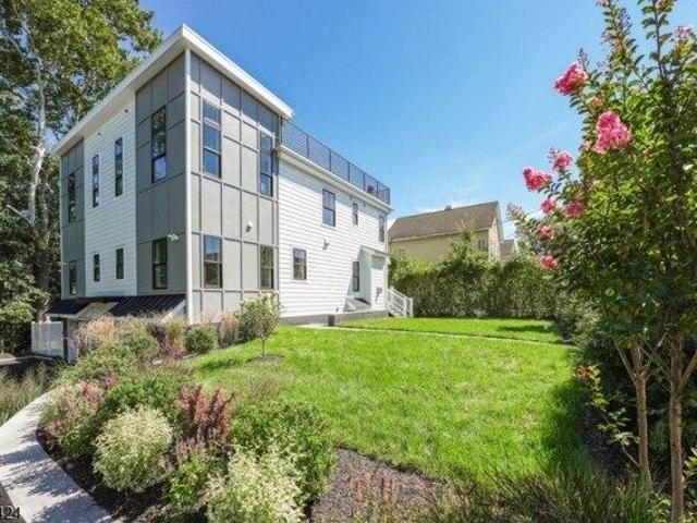 Condo for sale in Millburn, New Jersey