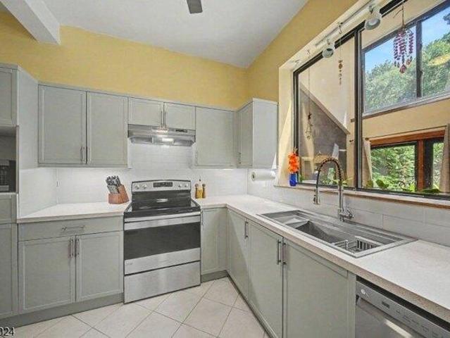 Condo for sale in Mine Hill, New Jersey