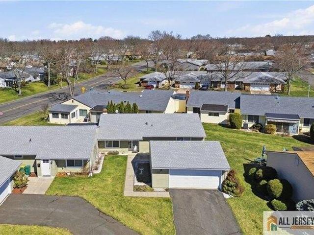 Condo for sale in Monroe Township, New Jersey