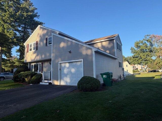 Condo for sale in Country Hill Estates, Nashua