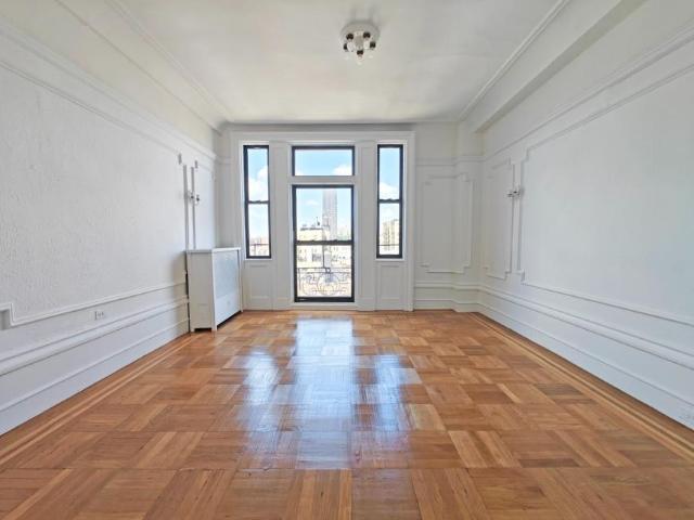 Condo for sale in Arverne, New York