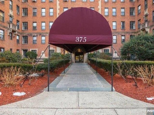 Condo for sale in Newark