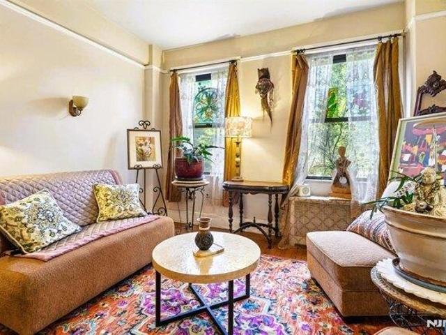 Condo for sale in Newark, New Jersey