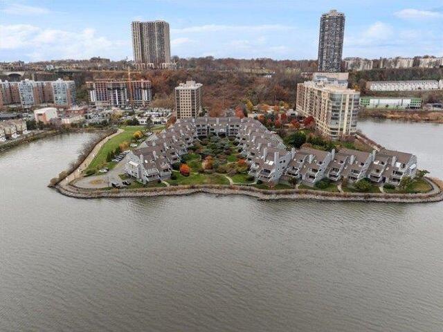 Condo for sale in Hudson, New Jersey