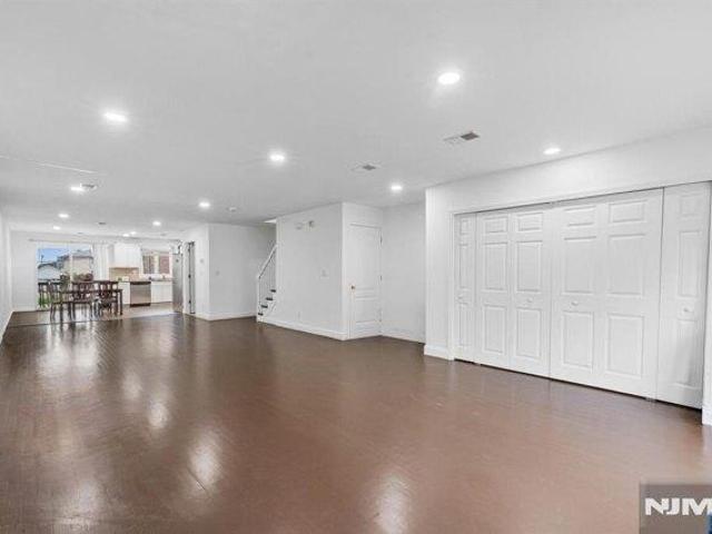 Condo for sale in Koreatown, Palisades Park