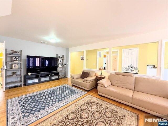 Condo for sale in Koreatown, Palisades Park