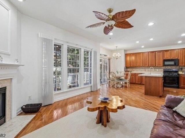 Condo for sale in Paramus, New Jersey