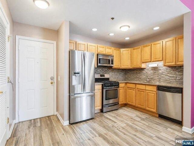 Condo for sale in Passaic, New Jersey