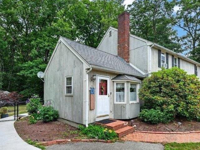 Condo for sale in Plainville, Massachusetts