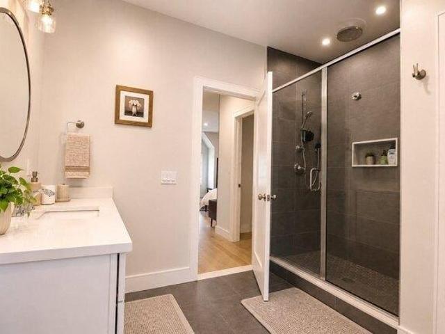 Condo for sale in Reading, Middlesex County