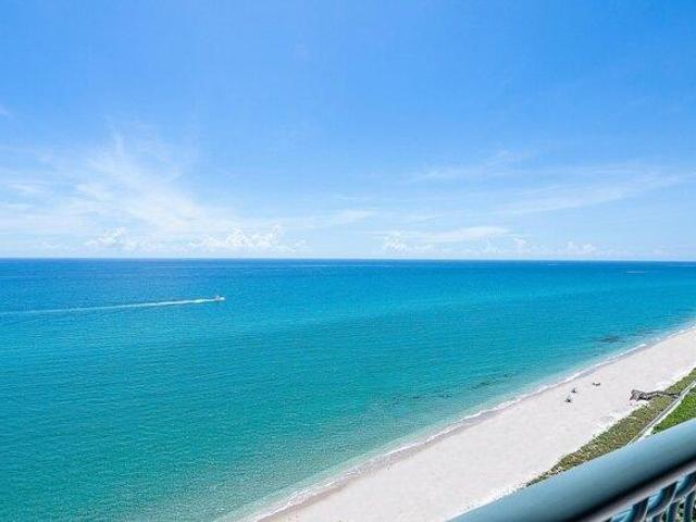 Condo for sale in Riviera Beach, Florida