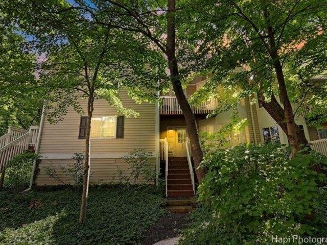 Condo for sale in Round Lake, Illinois