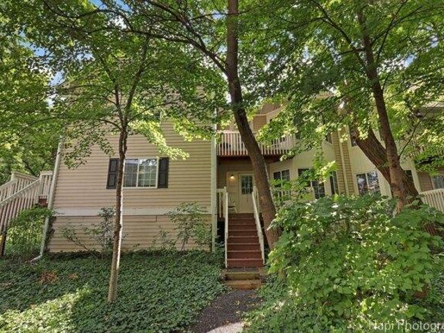 Condo for sale in Round Lake, Illinois