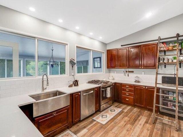 Condo for sale in Rowley, Essex County