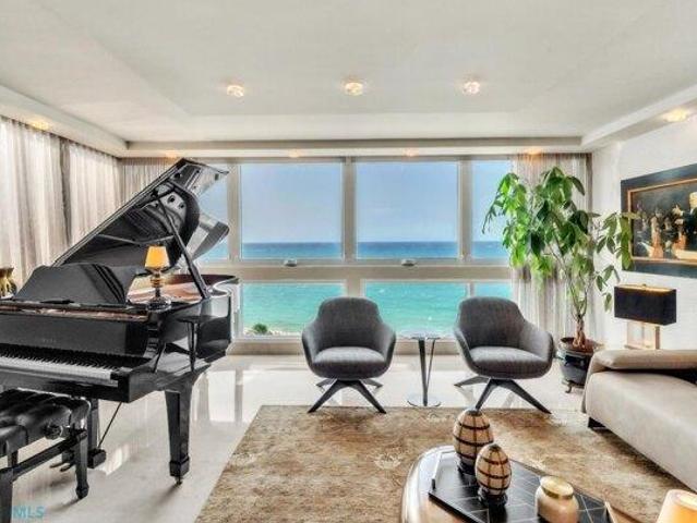 Condo for sale in San Juan
