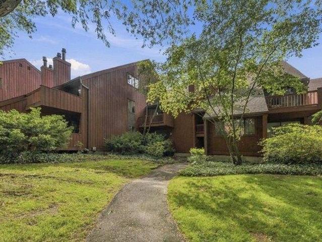 Condo for sale in Harmon Cove, Secaucus