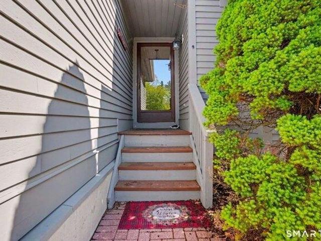Condo for sale in Shelton, Connecticut