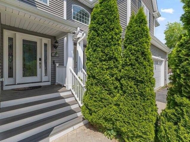 Condo for sale in Shrewsbury, Massachusetts
