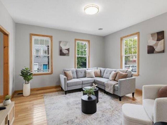 Condo for sale in Winter Hill, Somerville, Massachusetts, Somerville