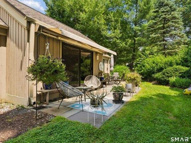 Condo for sale in Southbury, Connecticut