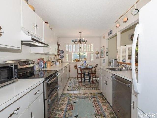 Condo for sale in Southbury, Connecticut